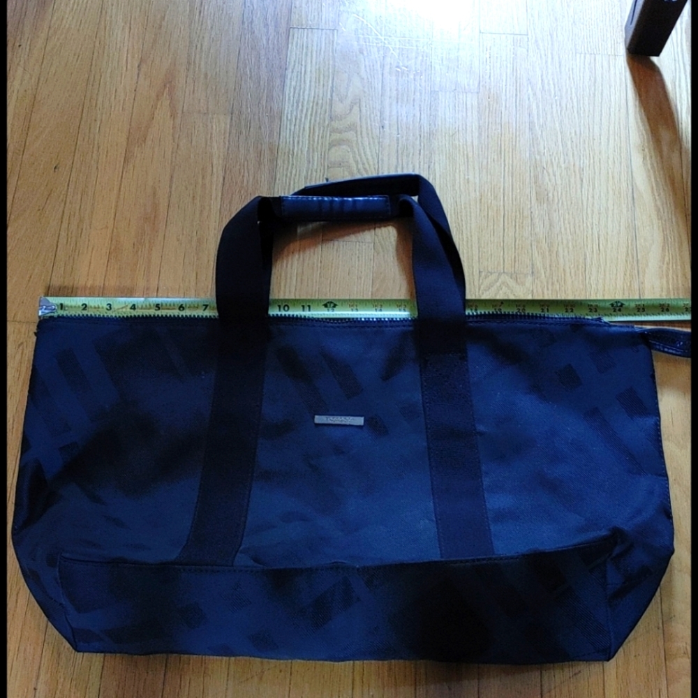 AUTHENTIC BURBERRY TOTE OR WEEKENDER